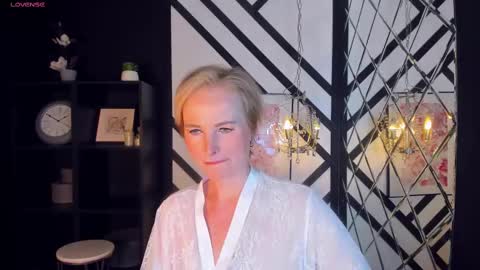 Snapshot of sandra_kind chatting on February 9, 2025, 11:47 am Sandra online show from February 9, 2025, 11:47 am