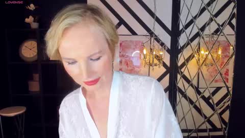 Snapshot of sandra_kind chatting on February 10, 2025, 11:57 am Sandra online show from February 10, 2025, 11:57 am