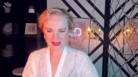 Snapshot of sandra_kind chatting on February 24, 2025, 5:43 am Sandra online show from February 24, 2025, 5:43 am