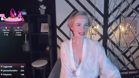 Snapshot of sandra_kind chatting on March 9, 2025, 11:36 am Sandra online show from March 9, 2025, 11:36 am