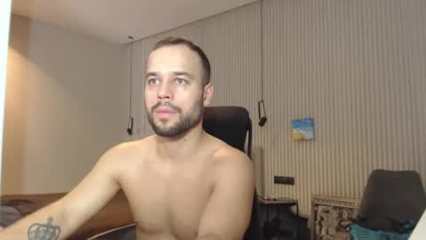 Snapshot of sandro_best chatting on January 19, 2025, 10:17 am DeAlex online show from January 19, 2025, 10:17 am