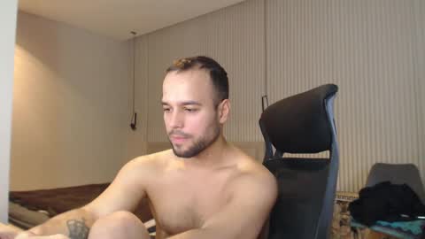 Snapshot of sandro_best chatting on January 28, 2025, 12:43 pm DeAlex online show from January 28, 2025, 12:43 pm