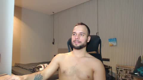 Snapshot of sandro_best chatting on March 1, 2025, 1:40 pm DeAlex online show from March 1, 2025, 1:40 pm