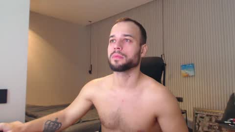 Snapshot of sandro_best chatting on March 6, 2025, 11:03 am DeAlex online show from March 6, 2025, 11:03 am