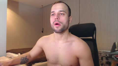 Snapshot of sandro_best chatting on March 8, 2025, 11:37 am DeAlex online show from March 8, 2025, 11:37 am