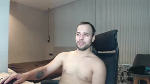 Snapshot of sandro_best chatting on March 12, 2025, 2:12 pm DeAlex online show from March 12, 2025, 2:12 pm