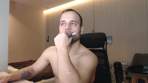 Snapshot of sandro_best chatting on March 12, 2025, 9:24 pm DeAlex online show from March 12, 2025, 9:24 pm