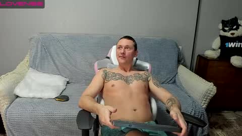 Snapshot of sandy_chris chatting on January 19, 2025, 8:39 am Sandy and Chris online show from January 19, 2025, 8:39 am