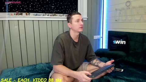 Snapshot of sandy_chris chatting on February 1, 2025, 7:05 am Sandy and Chris online show from February 1, 2025, 7:05 am