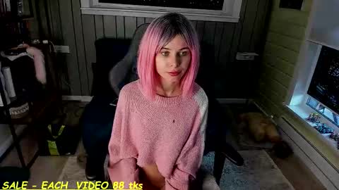 Snapshot of sandy_chris chatting on October 5, 2025, 9:40 am Sandy and Chris online show from October 5, 2025, 9:40 am