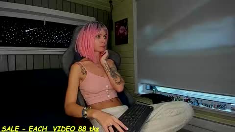 Snapshot of sandy_chris chatting on October 14, 2025, 11:22 am Sandy and Chris online show from October 14, 2025, 11:22 am