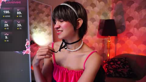 Viola  online show from November 14, 2025, 9:02 pm