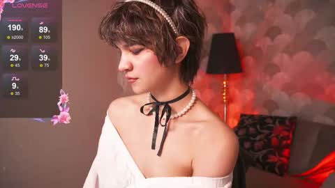 Viola  online show from November 25, 2025, 9:15 pm