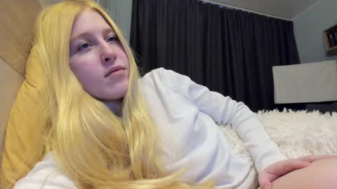 Lola online show from December 20, 2024, 7:12 am