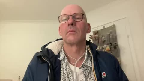 santaclausonice online show from November 14, 2025, 11:57 pm