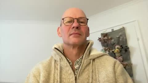 santaclausonice online show from November 23, 2025, 1:44 pm