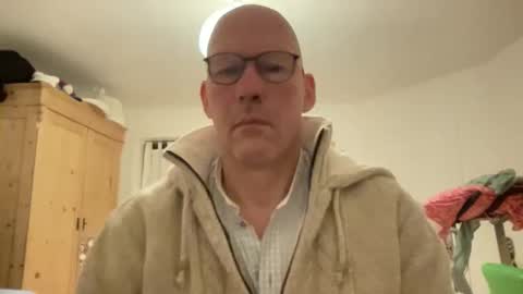 santaclausonice online show from December 14, 2025, 7:36 am