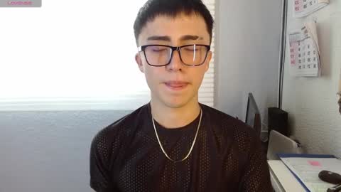 santi_fabulous online show from December 28, 2024, 9:40 pm