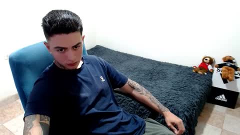 Snapshot of santi_ss chatting on October 26, 2025, 4:24 pm santi_ss online show from October 26, 2025, 4:24 pm