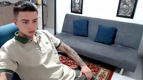 Snapshot of santi_ss chatting on November 16, 2025, 4:01 pm santi_ss online show from November 16, 2025, 4:01 pm