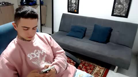 Snapshot of santi_ss chatting on November 18, 2025, 12:49 am santi_ss online show from November 18, 2025, 12:49 am