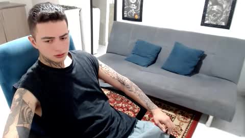 Snapshot of santi_ss chatting on November 20, 2025, 3:45 pm santi_ss online show from November 20, 2025, 3:45 pm