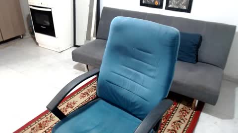 Snapshot of santi_ss chatting on December 14, 2025, 3:17 pm santi_ss online show from December 14, 2025, 3:17 pm