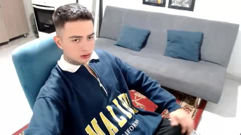 Snapshot of santi_ss chatting on December 15, 2025, 3:22 am santi_ss online show from December 15, 2025, 3:22 am