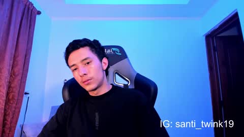 santi_twink19 online show from December 18, 2024, 10:35 pm