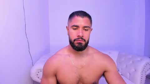 Snapshot of santiago_huntt chatting on January 29, 2025, 12:45 pm santiago_huntt online show from January 29, 2025, 12:45 pm