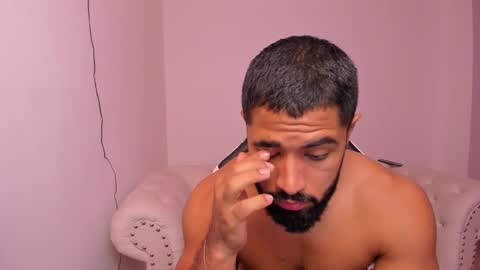 Snapshot of santiago_huntt chatting on February 8, 2025, 12:17 pm santiago_huntt online show from February 8, 2025, 12:17 pm