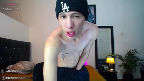 SANTAGO online show from September 18, 2025, 6:48 am