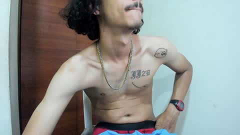 Snapshot of santiagoxxxtreme_ chatting on December 4, 2024, 1:58 am Santiago online show from December 4, 2024, 1:58 am