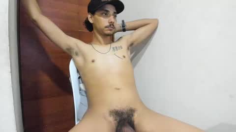 Snapshot of santiagoxxxtreme_ chatting on December 15, 2024, 5:56 am Santiago online show from December 15, 2024, 5:56 am