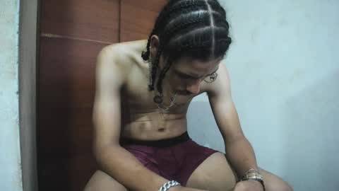 Snapshot of santiagoxxxtreme_ chatting on December 28, 2024, 9:52 am Santiago online show from December 28, 2024, 9:52 am