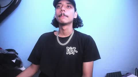Snapshot of santiagoxxxtreme_ chatting on January 11, 2025, 12:50 pm Santiago online show from January 11, 2025, 12:50 pm