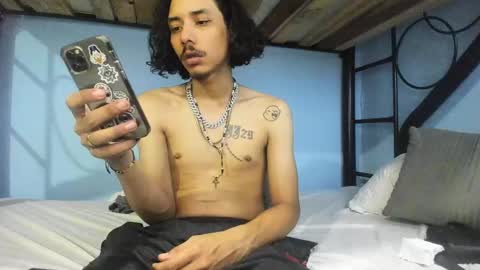 Snapshot of santiagoxxxtreme_ chatting on January 20, 2025, 10:40 am Santiago online show from January 20, 2025, 10:40 am