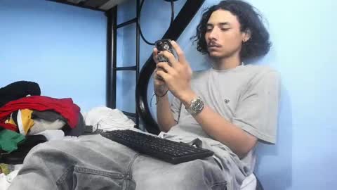 Snapshot of santiagoxxxtreme_ chatting on January 30, 2025, 10:29 am Santiago online show from January 30, 2025, 10:29 am