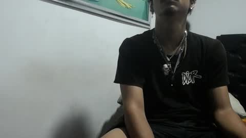 Snapshot of santiagoxxxtreme_ chatting on September 26, 2025, 9:19 pm Santiago online show from September 26, 2025, 9:19 pm