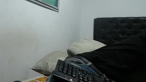 Snapshot of santiagoxxxtreme_ chatting on October 7, 2025, 11:07 am Santiago online show from October 7, 2025, 11:07 am