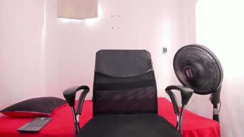 Snapshot of santiceballo chatting on January 29, 2025, 8:46 pm Julius Novachrono online show from January 29, 2025, 8:46 pm