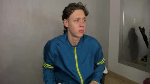 Snapshot of santiceballo chatting on October 22, 2025, 7:46 pm Julius Novachrono online show from October 22, 2025, 7:46 pm