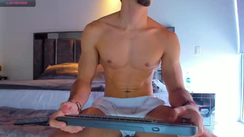 Snapshot of santin_seans chatting on December 24, 2024, 7:22 pm Santiago Seans online show from December 24, 2024, 7:22 pm