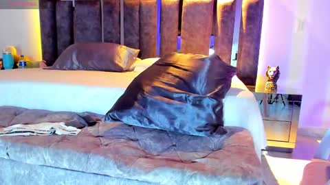 Snapshot of santin_seans chatting on March 10, 2025, 1:45 am Santiago Seans online show from March 10, 2025, 1:45 am