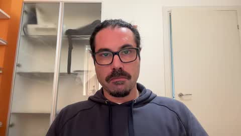 santopelo online show from March 3, 2025, 9:33 am