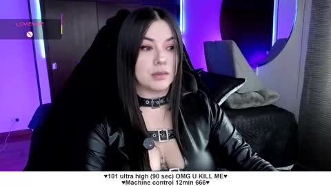 Liah Santos online show from November 27, 2025, 6:21 pm