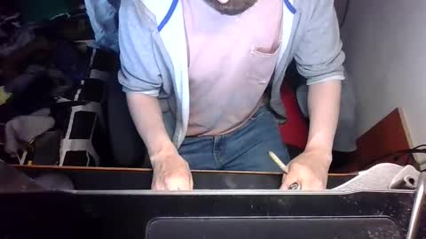 santuronvargas online show from November 30, 2025, 7:56 am