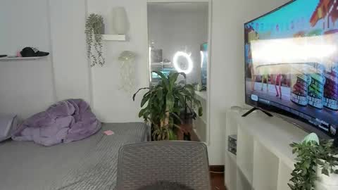 kitty online show from November 6, 2025, 8:10 pm