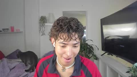 kitty online show from November 22, 2025, 10:42 pm