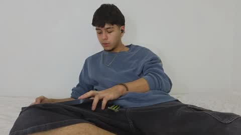 Snapshot of santybig18 chatting on January 16, 2025, 12:02 am santybig18 online show from January 16, 2025, 12:02 am